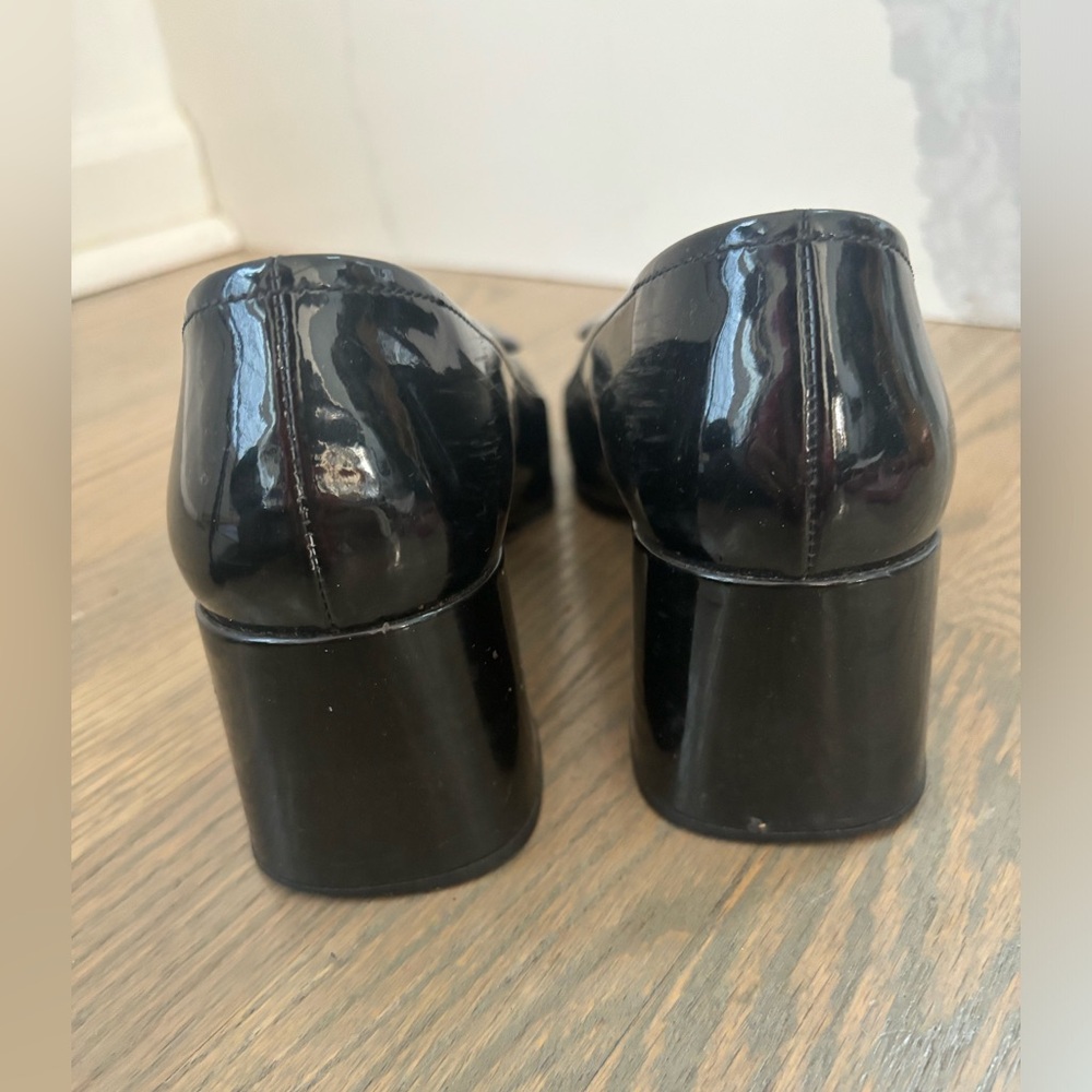 Prada black patent leather flower mod block heels size 36 women’s 6 - Picture 5 of 11